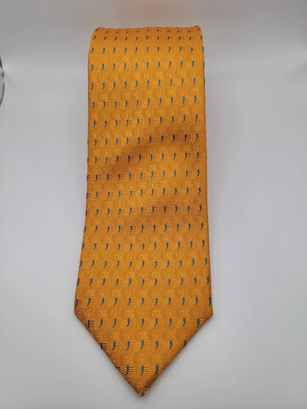 Robert Talbott Best of Class Yellow Blue Textured Silk Medallion Tie USA